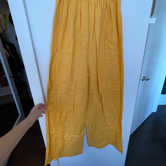 Yellow Sleeveless Jumpsuit With Tied Front - Picture 4 of 4